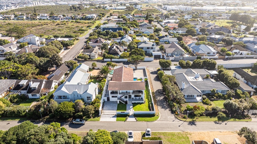 9 Bedroom Property for Sale in Westcliff Western Cape